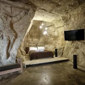 Bed & Breakfast Chez Les Grottes