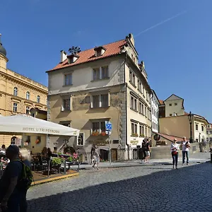 Hotel U 3 Pstrosu Praga